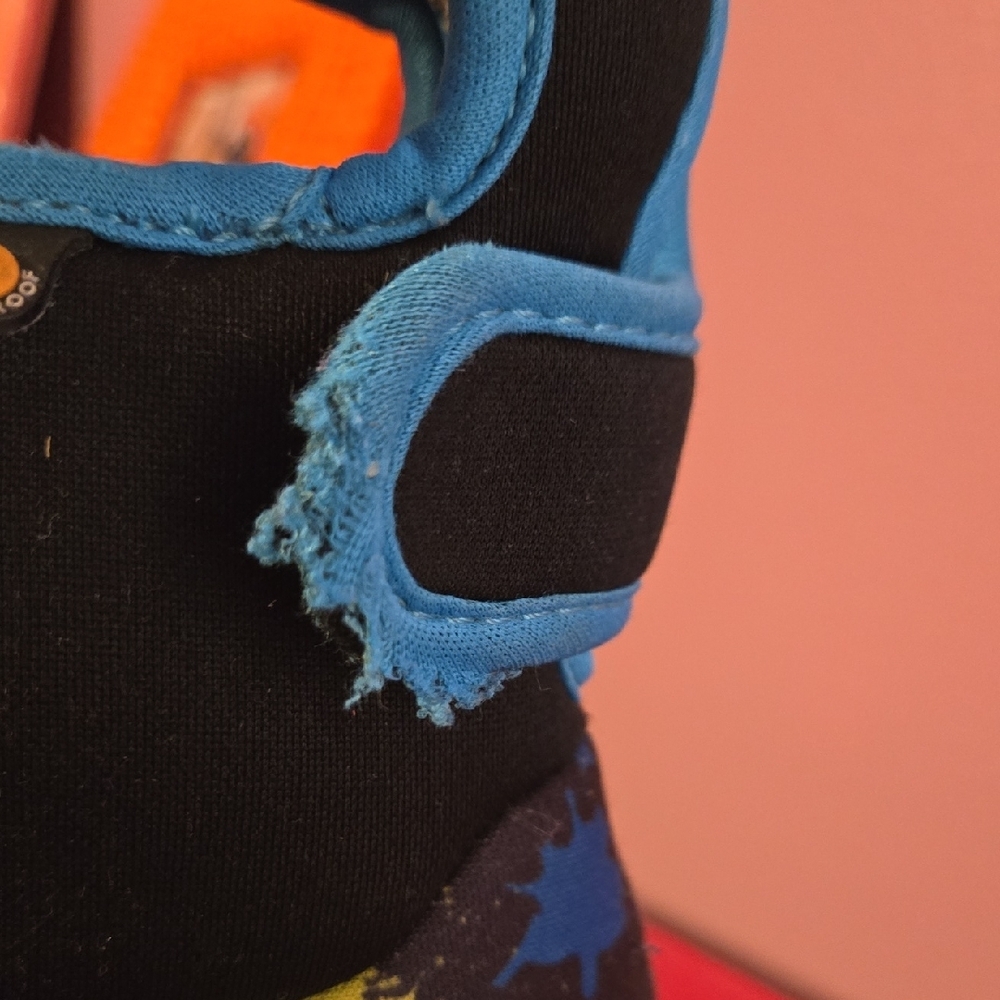 Bogs Kids Black and Blue Splatter Boots - Picture 6 of 8